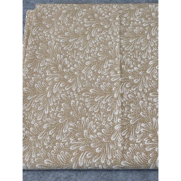 Beige & Cream Cotton Fat Quarter Fabric 18" x 22" with Floral Pattern for Quilti - Picture 1 of 4